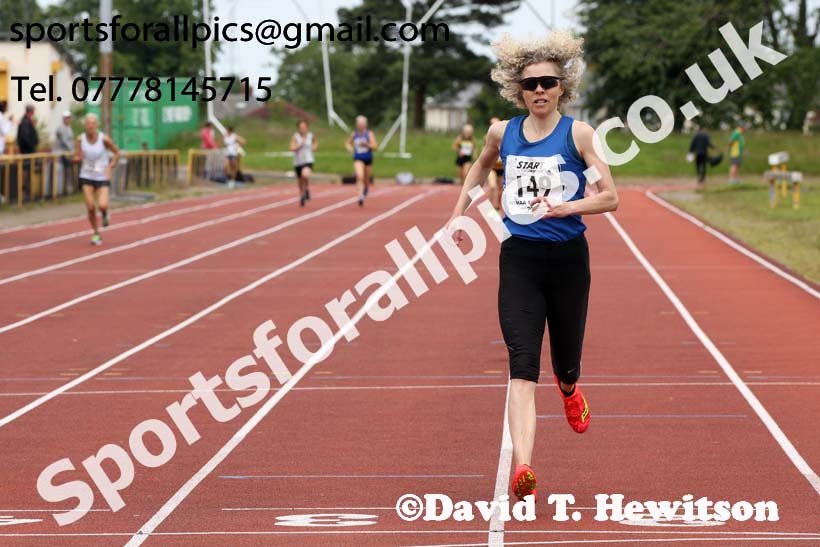 Womens 400 metres 2019 NEMA Track and Field Champs, Monkton. Photo:  David T. Hewitson/Sports for All Pics